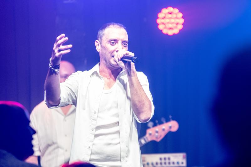 הטברנס בהופעה – תמונה 4